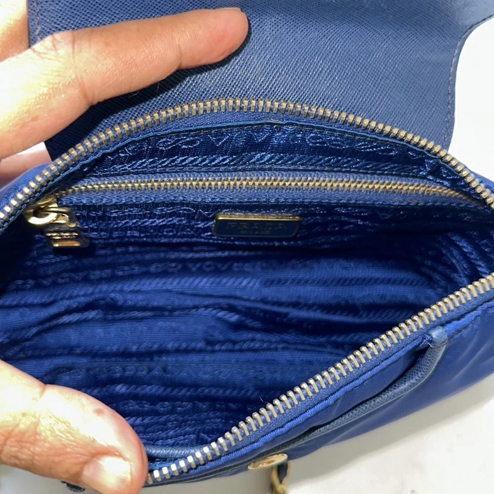 Prada bag - Picture 14 of 16